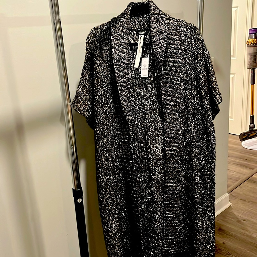 White House black market size L color: Black with crema. Marl cocoon midi